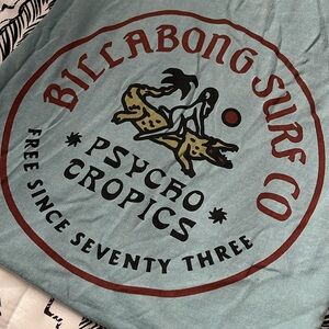 Billabong T-shirt Size L Crocodile